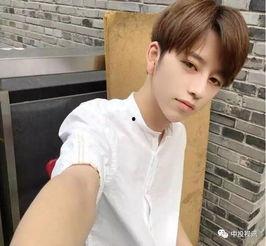 娱乐圈吃瓜小哥微博